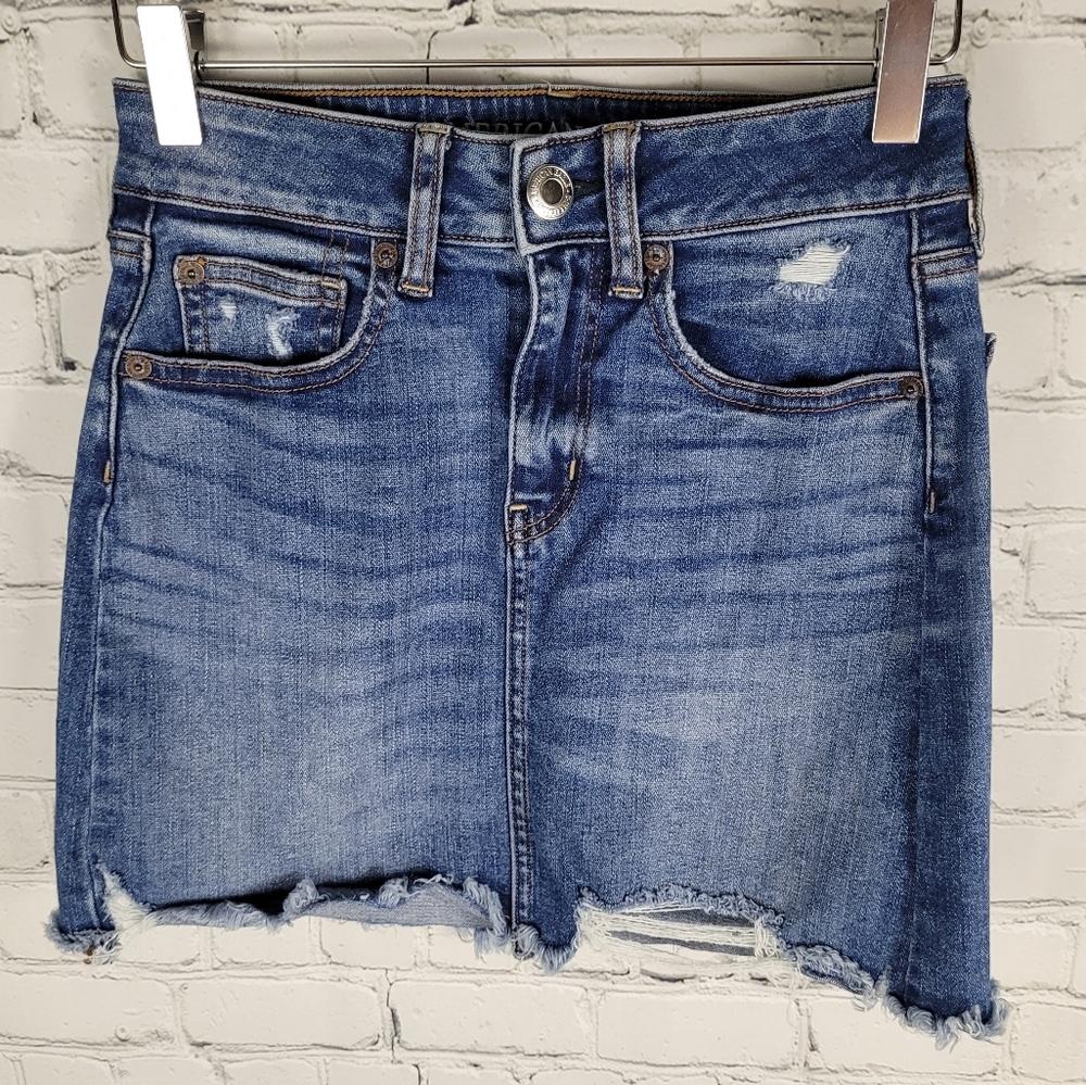 AMERICAN EAGLE | distressed denim frayed hem jean skirt